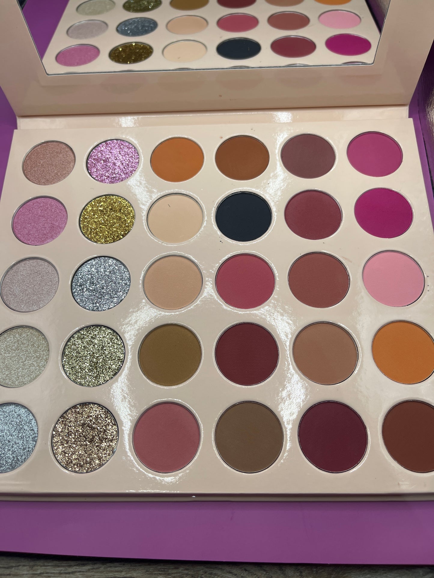 Eyeshadow pallet